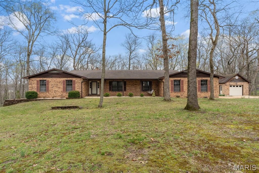 Property Photo: 17 Stablestone Drive MO 63084