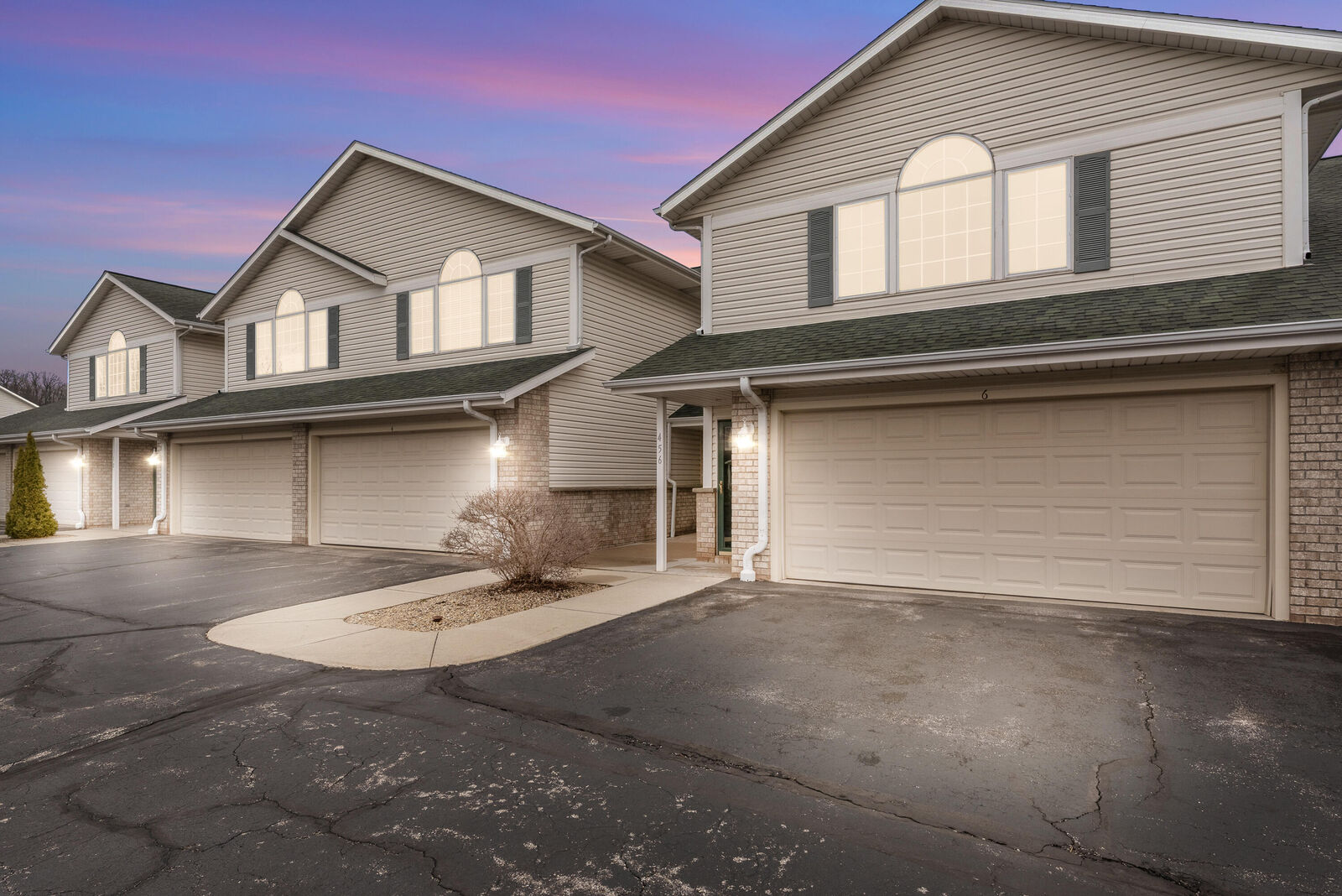 Property Photo: 622 Shepherds Dr WI 53090