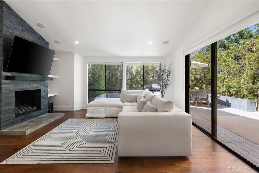 Property Photo:  1176 S Westlake F  CA 91361 