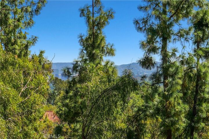 Property Photo: 7238 Woodvale Court CA 91307