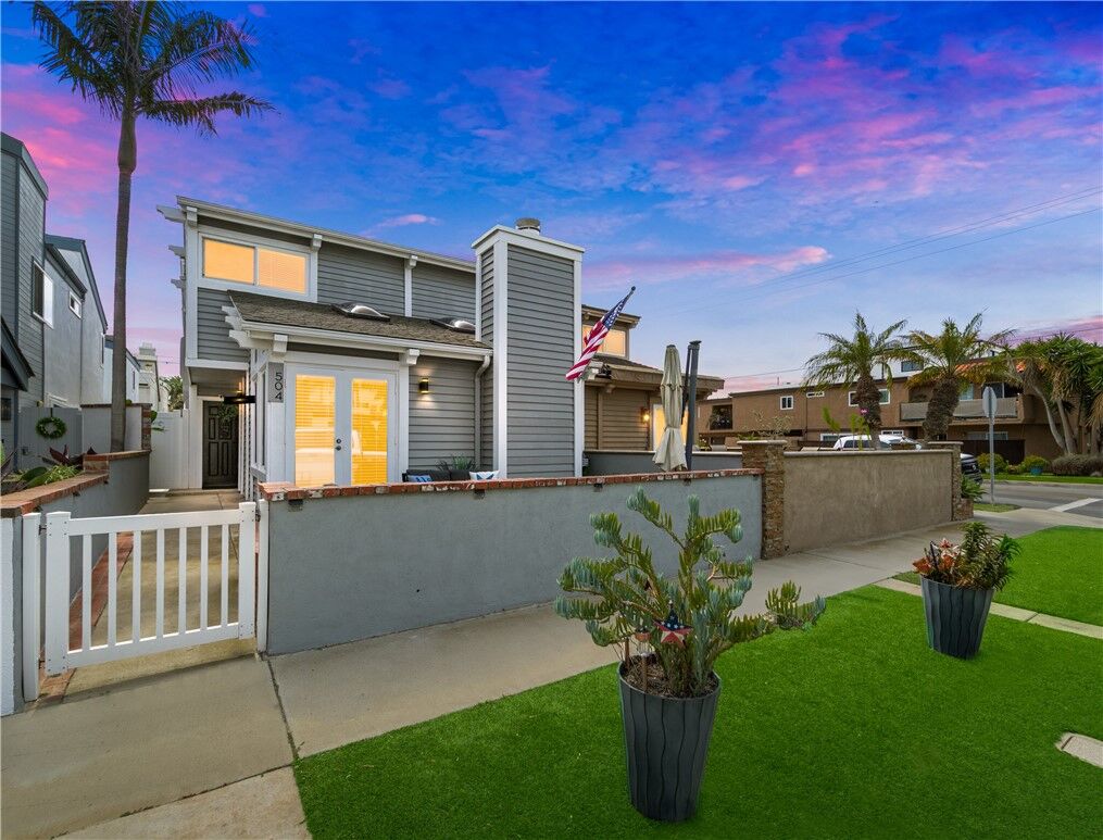 Property Photo:  504 20th  CA 92648 