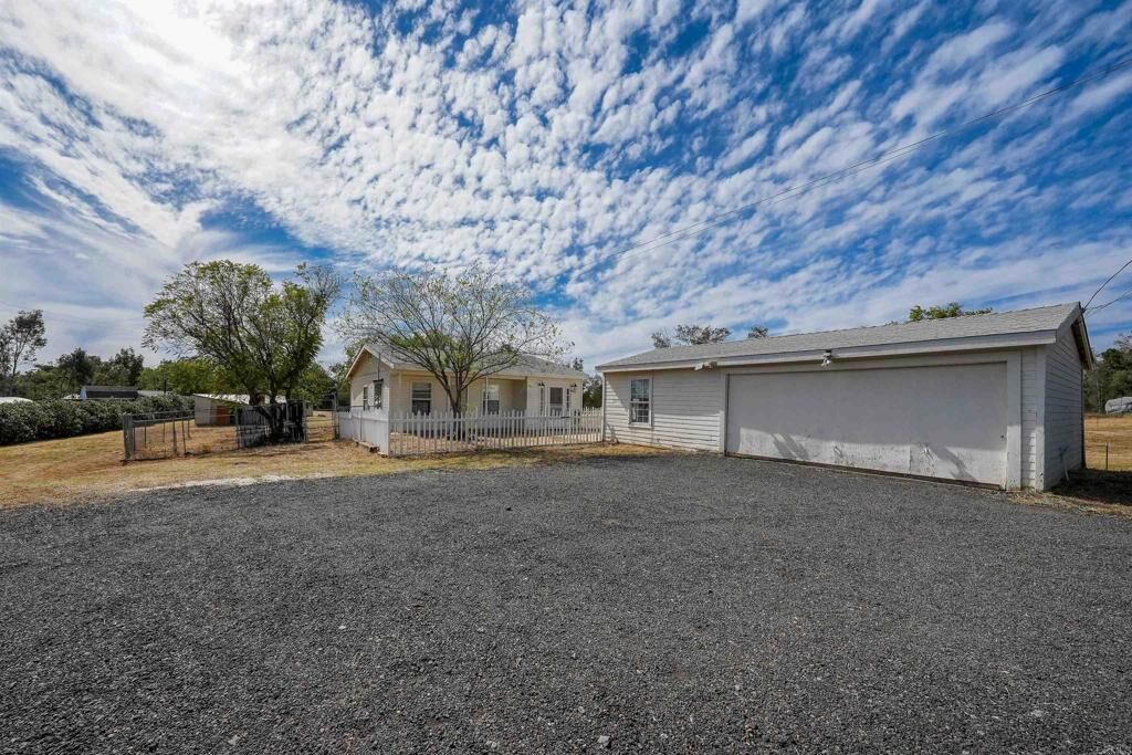 Property Photo: 354 Magnolia Avenue CA 92065