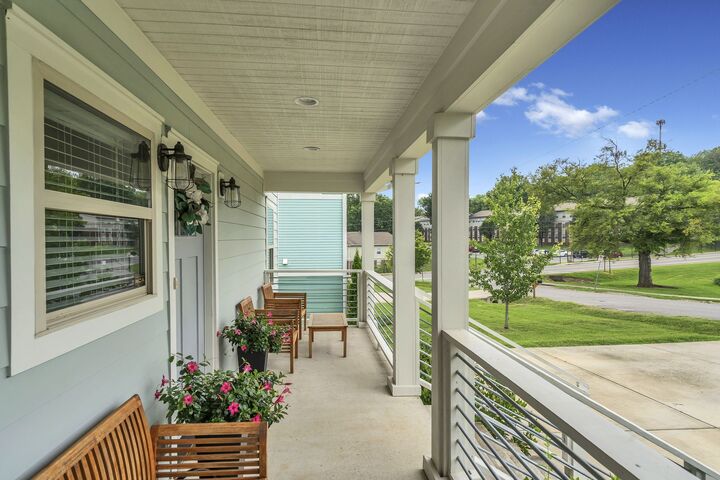 Property Photo:  1605 Rebecca St  TN 37216 