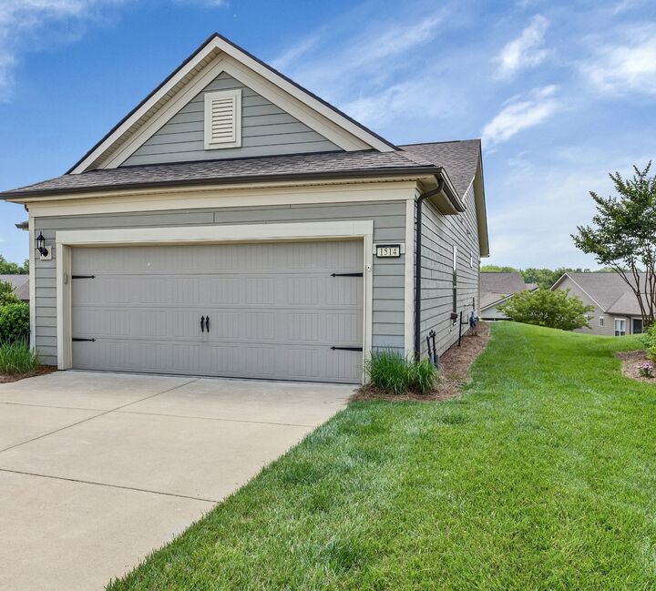 Property Photo:  1514 Bledsoe Knl  TN 37174 