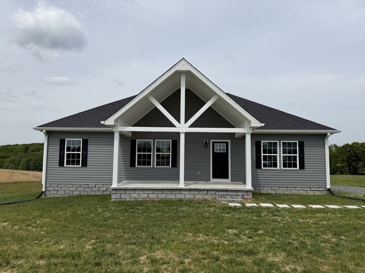 Property Photo:  1832 Lafayette Rd  TN 37150 