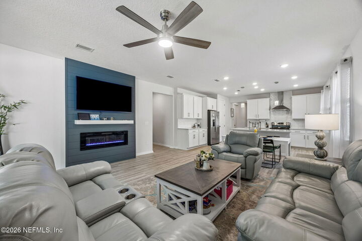 Property Photo:  95638 Woodbridge Parkway  FL 32034 