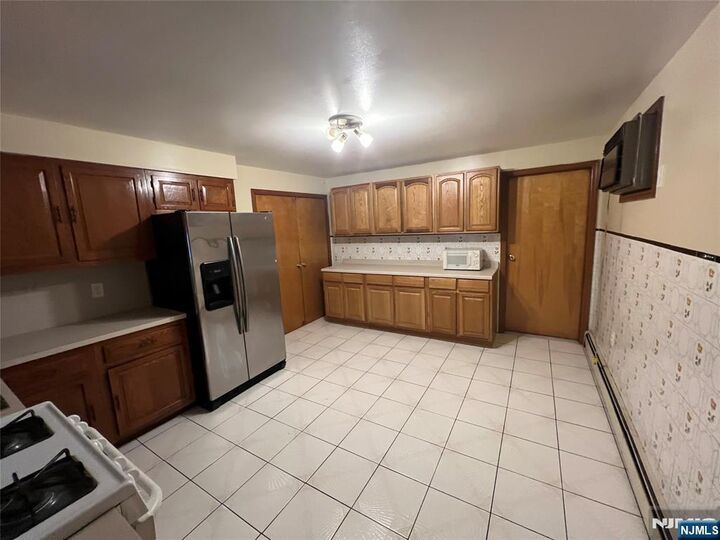 Property Photo:  112 Polk Street 1  NJ 07105 