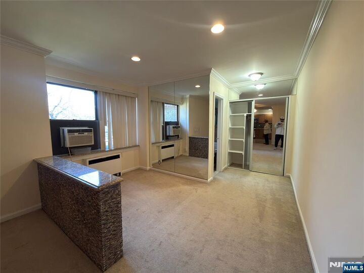 Property Photo:  400 Fairview Avenue 3D  NJ 07024 