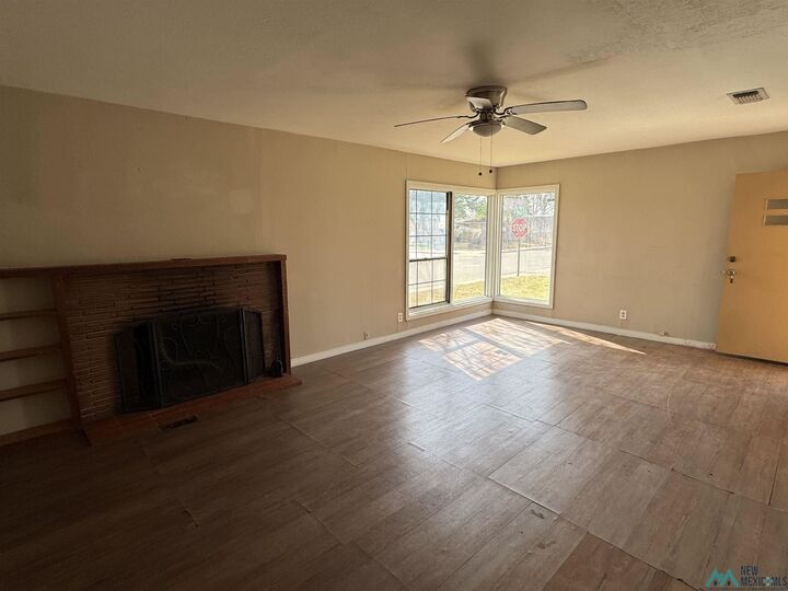 Property Photo:  902 W Runyan Avenue  NM 88210 