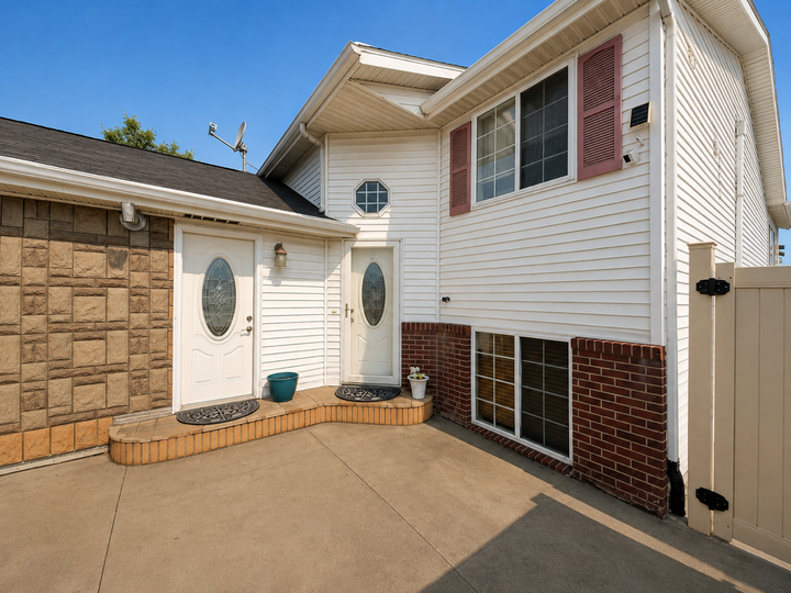 Property Photo:  238 Pinewood Boulevard  ND 58078 