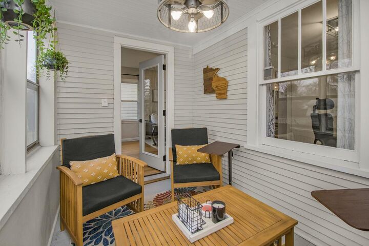 Property Photo:  1055 Englewood Avenue  MN 55104 