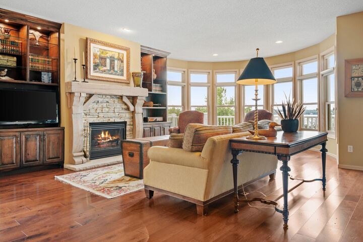 Property Photo:  724 Widsten Circle  MN 55391 