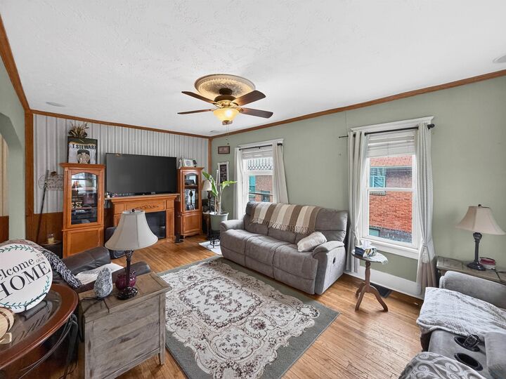 Property Photo: 1305 Hill Ave IA 51104