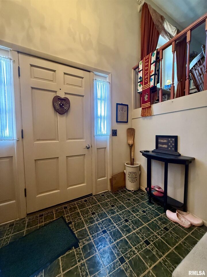Property Photo:  208 S Market Street  IL 61448 