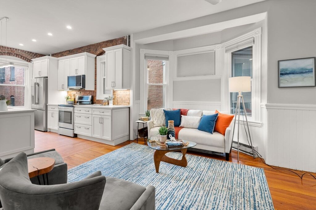 Property Photo:  39 Kent St 4  MA 02445 