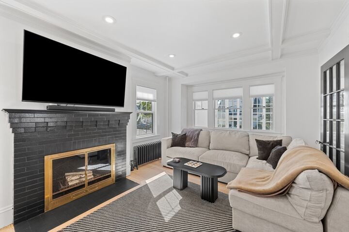 Property Photo:  18 Hillcroft Ave  MA 01606 