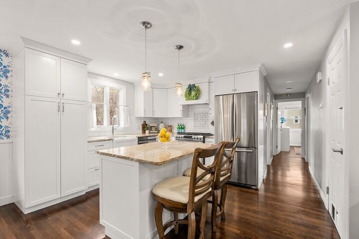 Property Photo:  9 Stoneybrook Rd  MA 01803 