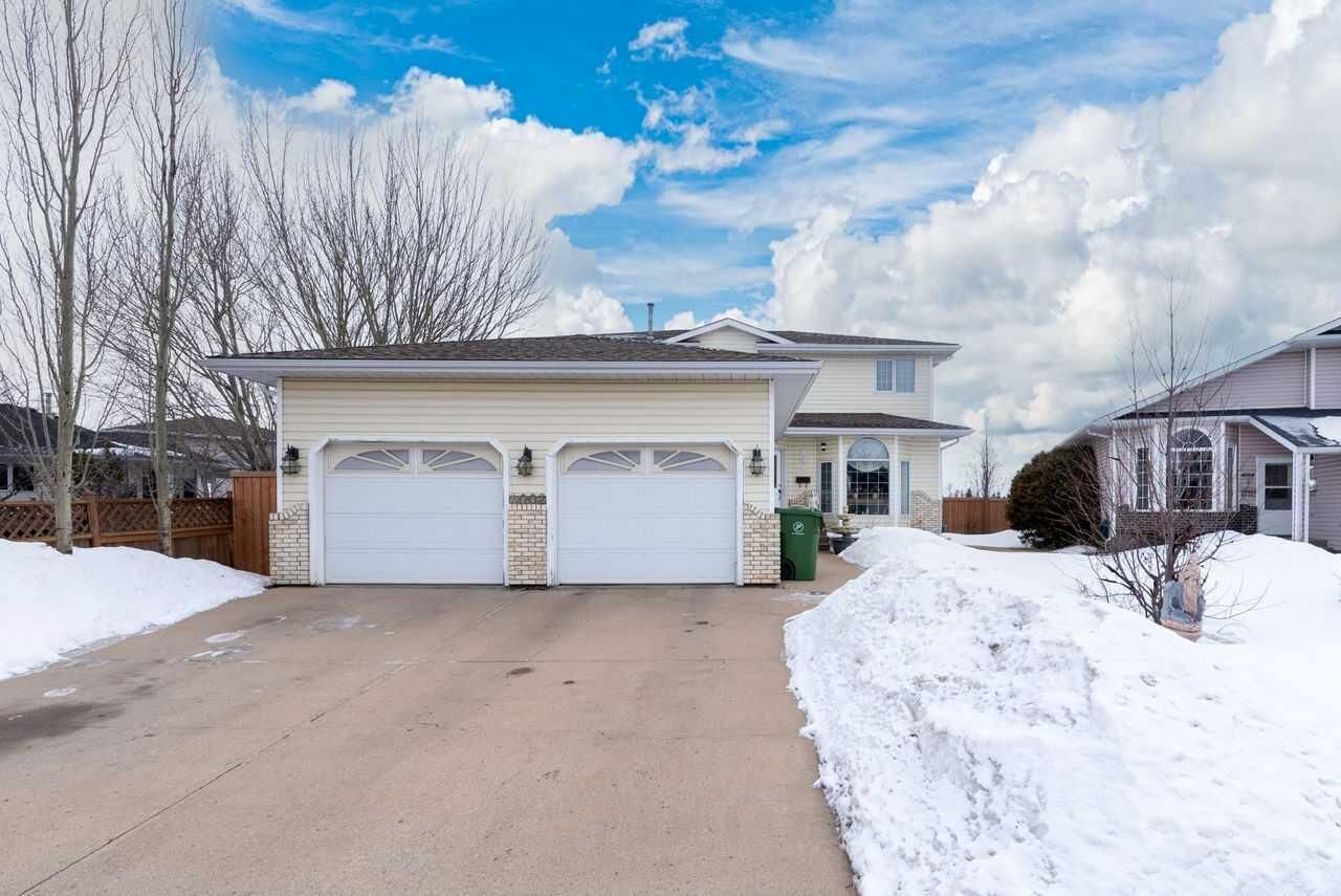 Property Photo: 4002 60 Avenue AB T9V 2R9