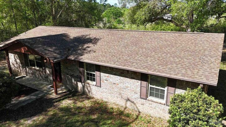 Property Photo: 993 New Haven Dr FL 32533