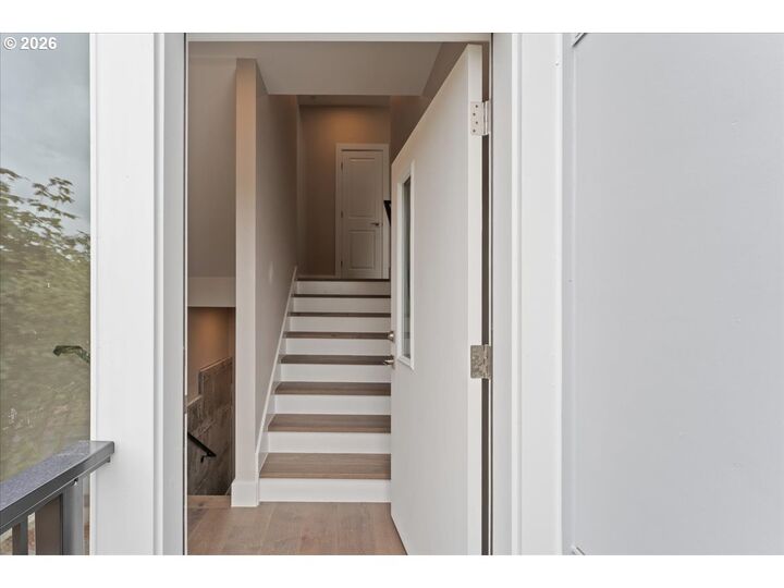 Property Photo:  9818 SW 34th Pl  OR 97219 