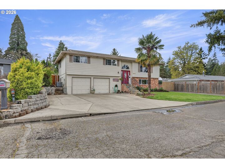 Property Photo:  16947 SE Blanton St  OR 97267 