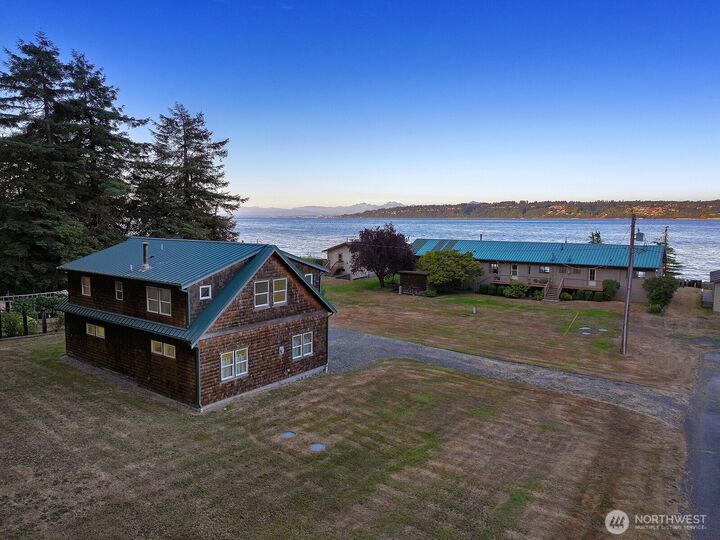 Property Photo:  8267  Franklin Road  WA 98236 