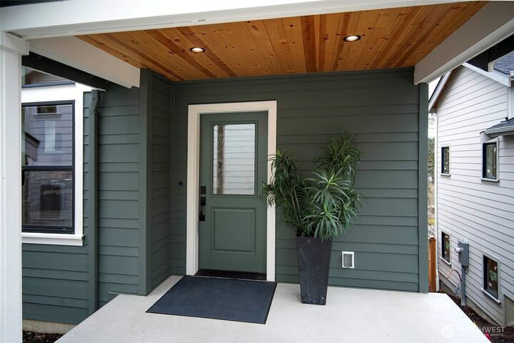 Property Photo:  434  20th Ave  WA 98033 