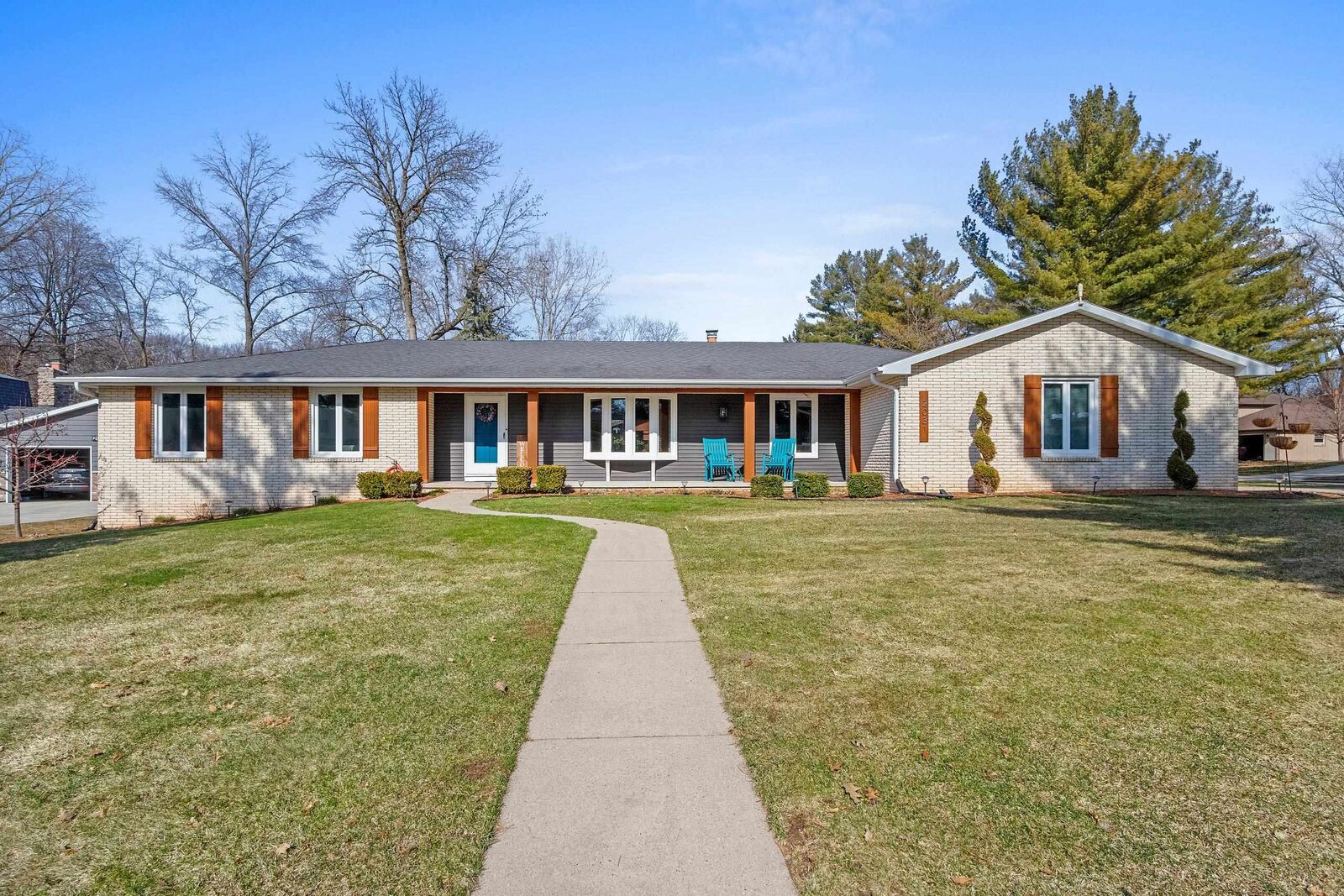 Property Photo: 2031 Parkwood Court WI 54304-1955