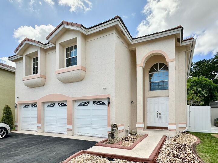 Property Photo: 2572 NW 79th Avenue FL 33063