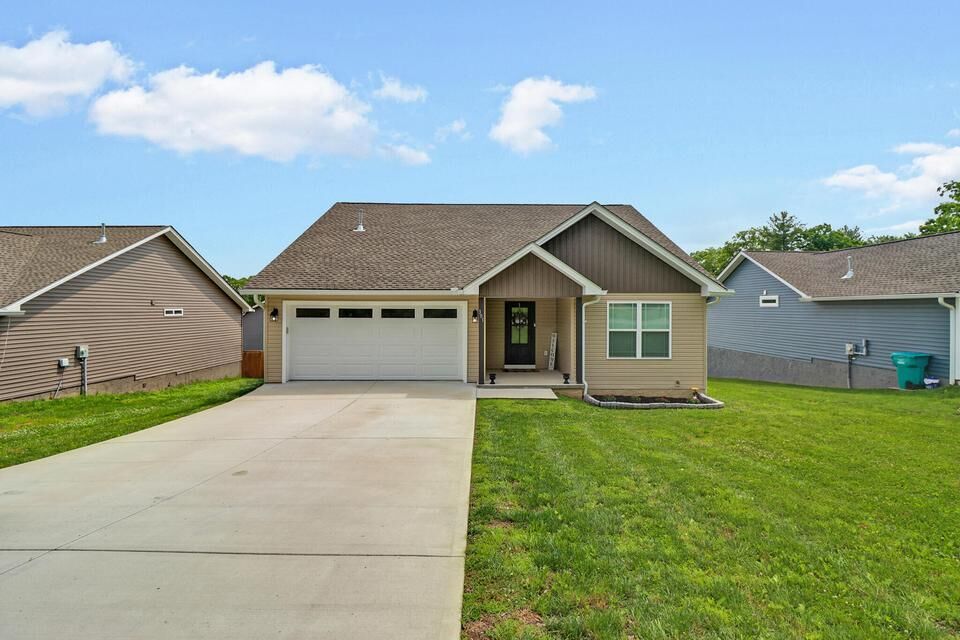 Property Photo:  301 Dayton Avenue  TN 38555 