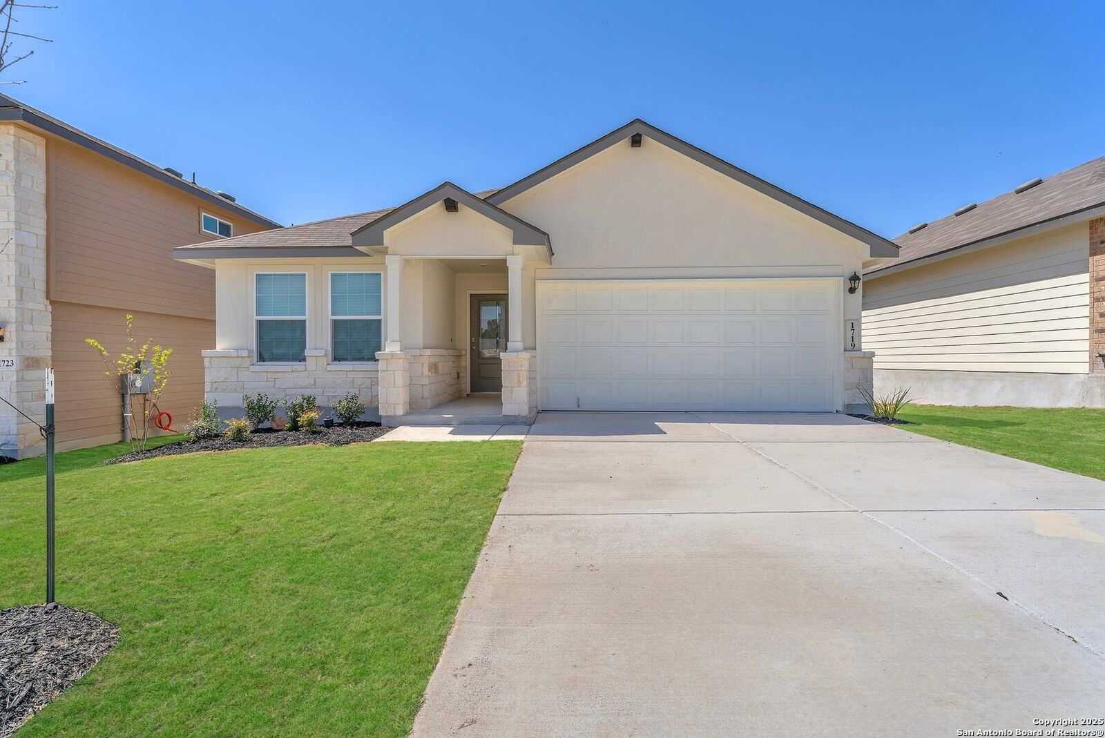 Property Photo:  1719 Lavender  TX 78245 