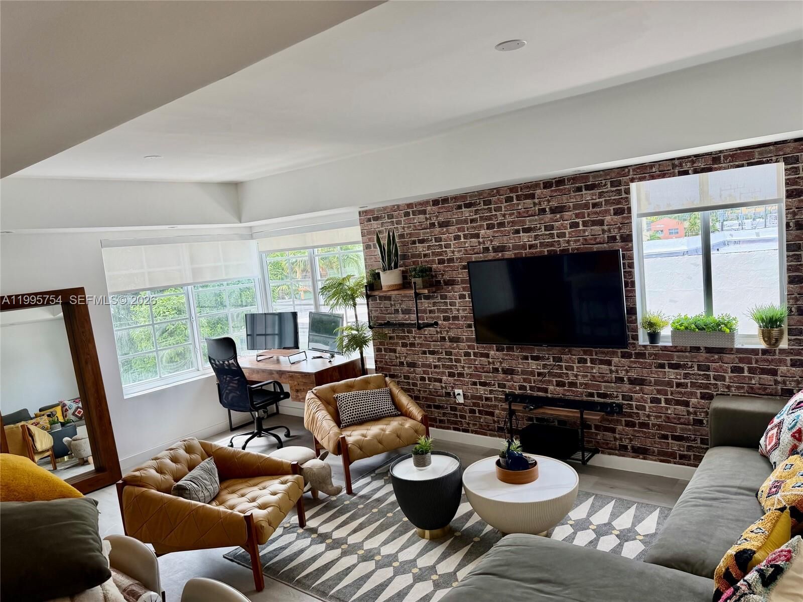 Property Photo:  820 Euclid Ave 305  FL 33139 