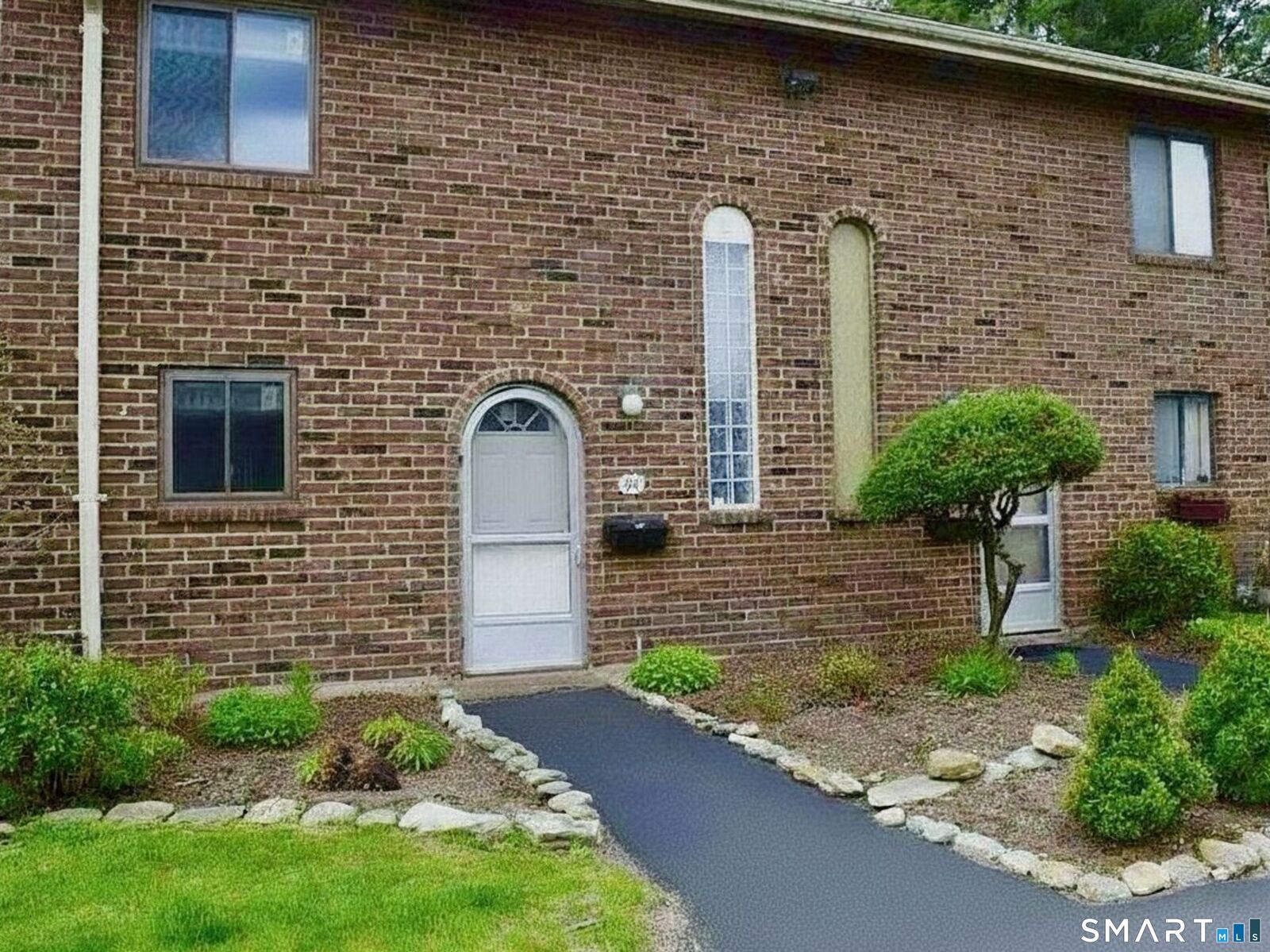 Property Photo:  94 Wakefield Circle 94  CT 06118 