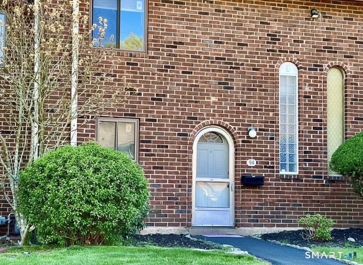 Property Photo:  94 Wakefield Circle 94  CT 06118 