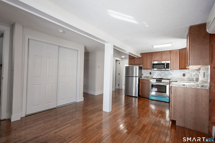 Property Photo:  89 Hempstead Street  CT 06320 