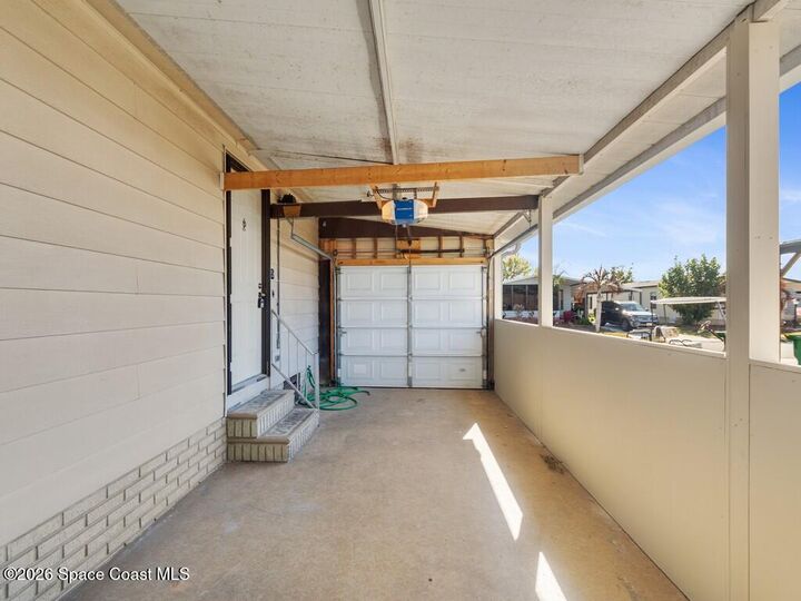 Property Photo: 908 Oleander Circle FL 32976