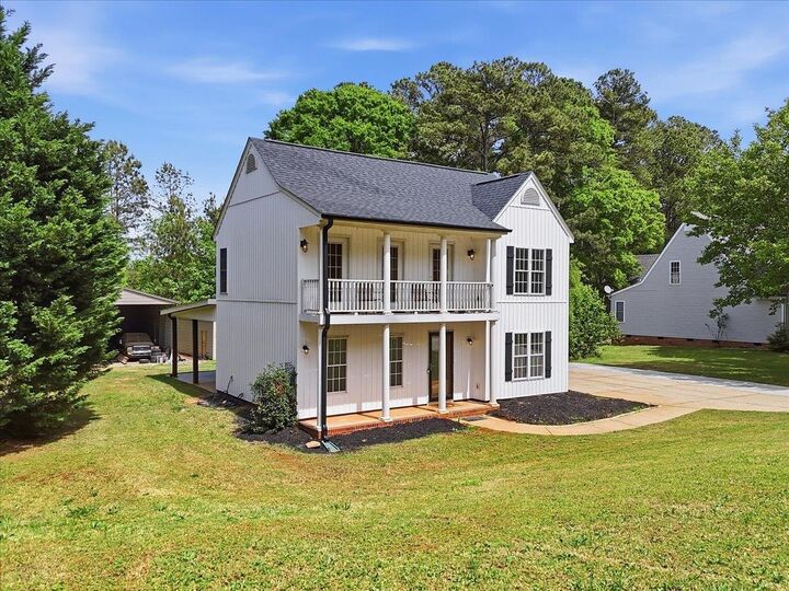 Property Photo:  610 Walnut Way  SC 29626 