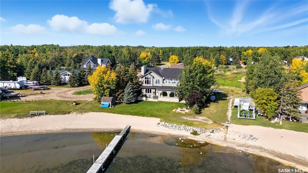 Property Photo:  213 Poplar Place  SK S0M 1J0 