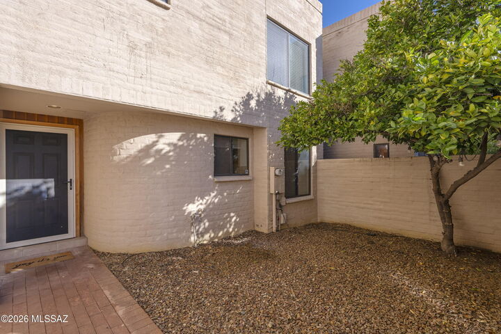 Property Photo:  2817 E Sierra Vista Road  AZ 85716 