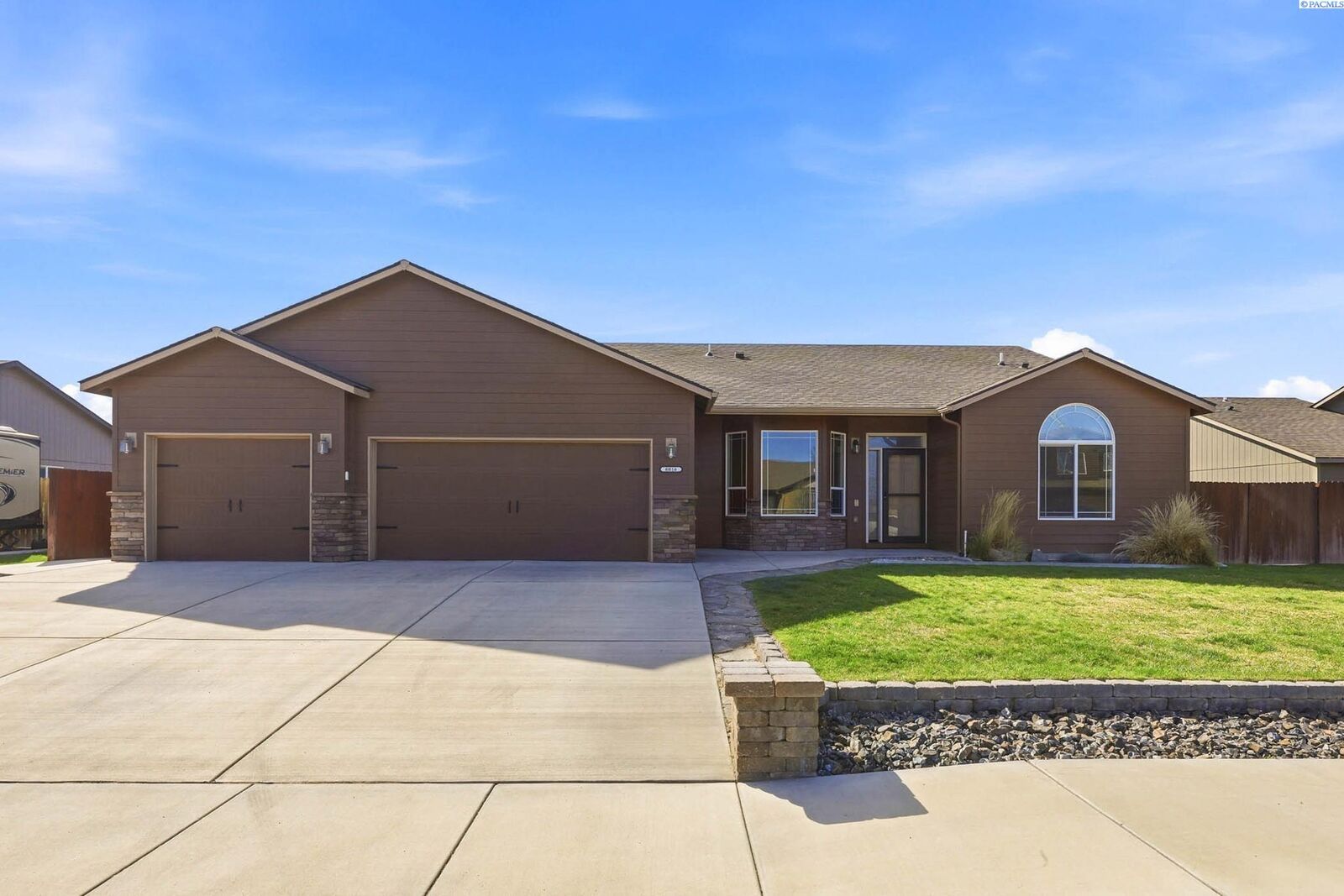Property Photo:  6016 Riverhawk Ln  WA 99301 