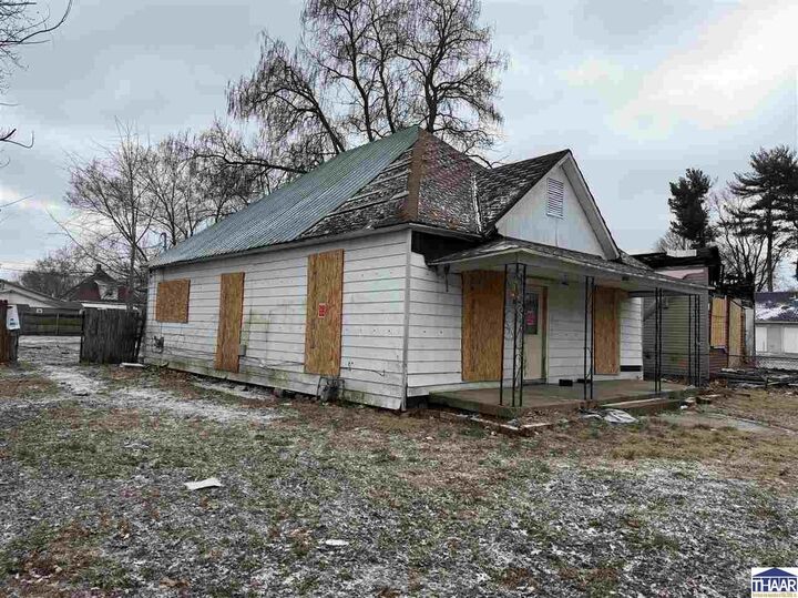 Property Photo:  1907 Woodlawn  IN 47804 