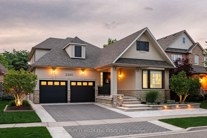 Photo de la propriété:  2201 Rochester Circle  ON L6M 5E3 