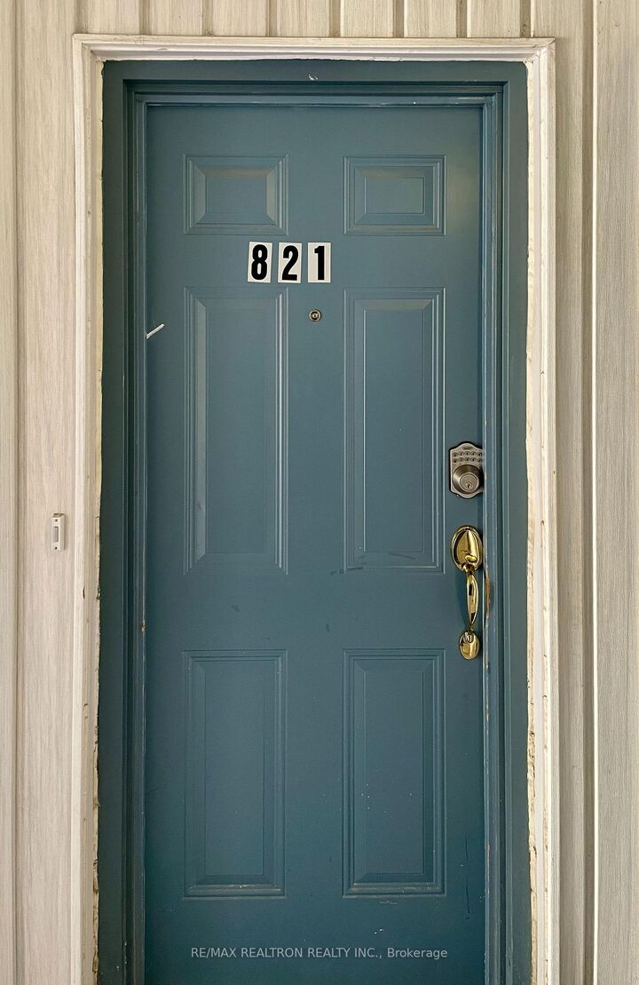 Property Photo:  75 Weldrick Road 821  ON L4C 0H9 