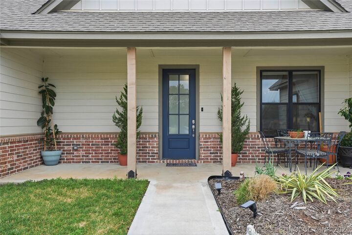 Property Photo:  25115 S 519 Road  OK 74451 