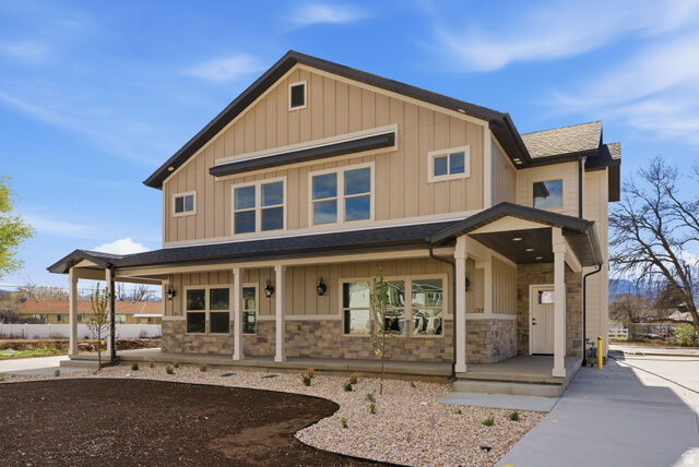 Property Photo:  197 N 300 E  UT 84050 