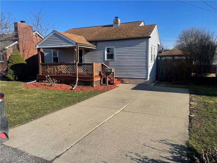 Property Photo: 1005 Allaire Ave PA 15061