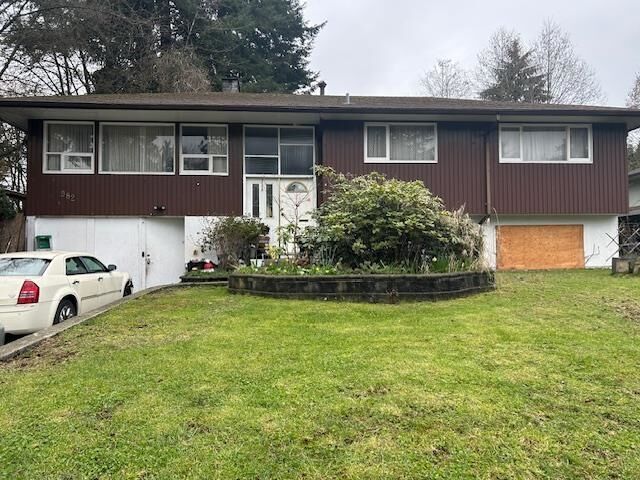 982 Lynn Valley Road — photo 1