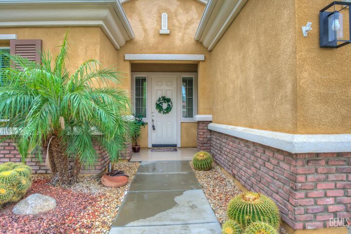 Property Photo:  5900 River Birch Drive  CA 93306 