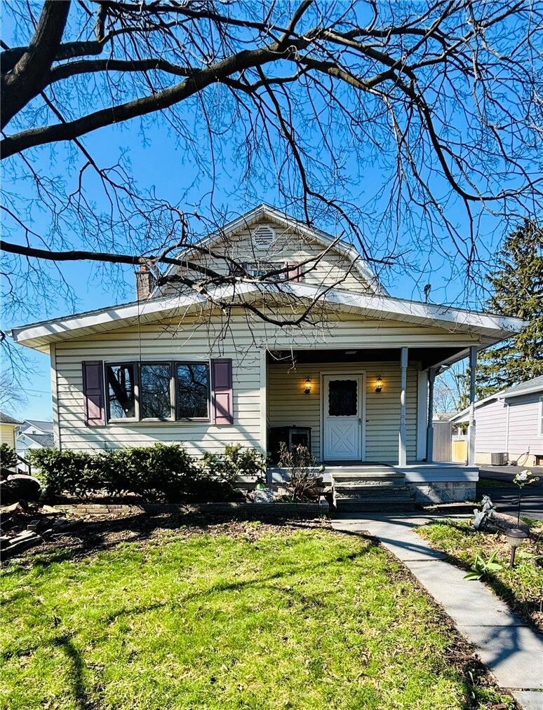 Property Photo:  406 Cleveland Street  NY 14903 