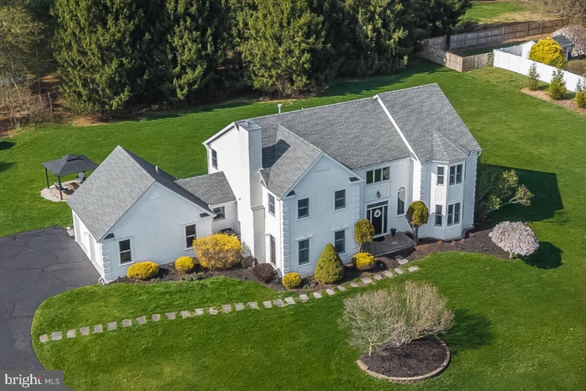 Property Photo:  11 Wilson Way  NJ 08551 